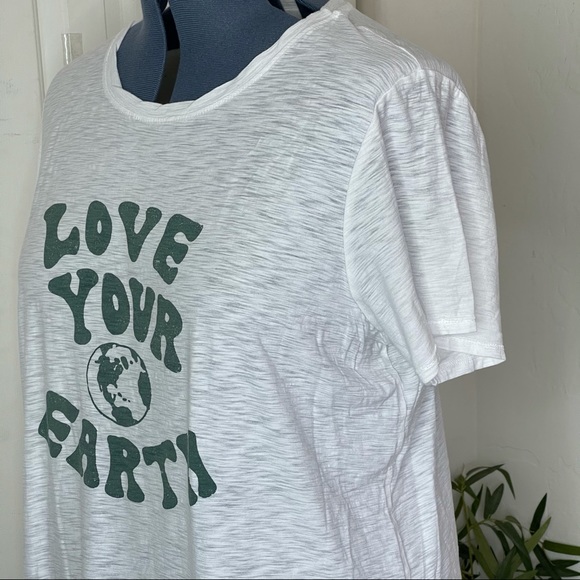 🌵White Burnout Graphic Tee “LOVE YOUR EARTH” NWT - Picture 4 of 11